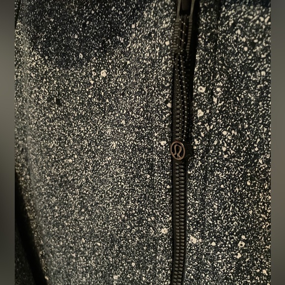 Lululemon Scuba Zip Up - Picture 2 of 3